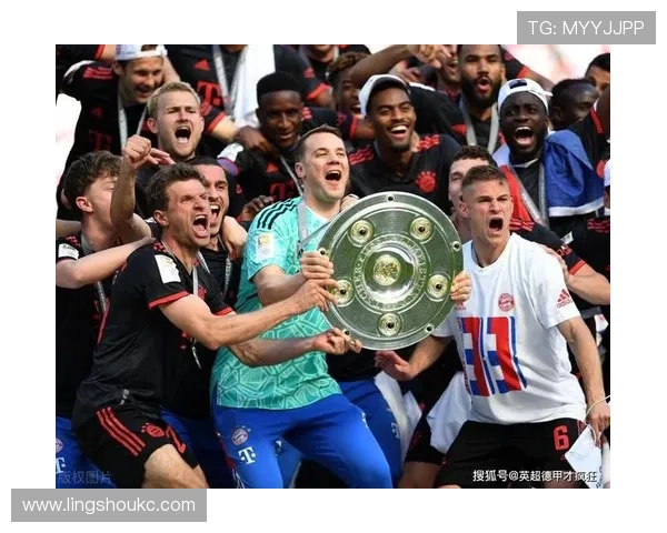 诺伊尔战术执行力稳定，德甲赛季表现值得关注