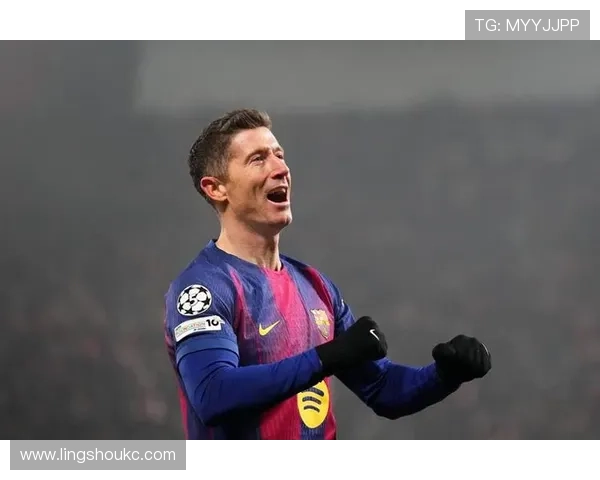 莱万多夫斯基成弗里克战术核心，近期表现稳健