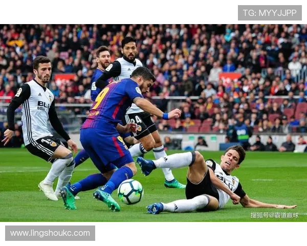 瓦伦西亚保级风险显现:对阵中下游球队胜负直接影响安全区位置 瓦伦西亚保级风险显现:对阵中下游球队胜负直接影响安全区位置